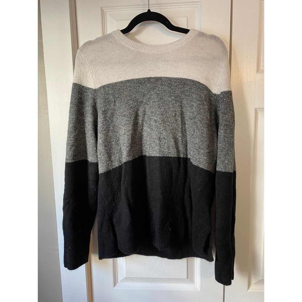 Old Navy Sweater Size L